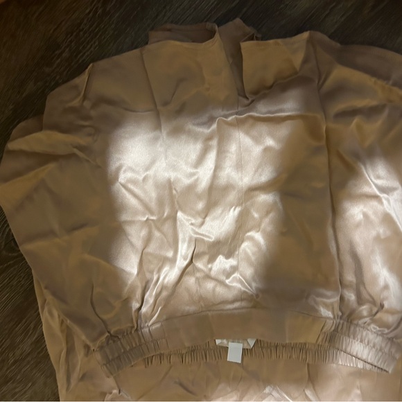 Luyna silk pajamas small never worn out - Picture 5 of 8